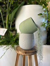 Load image into Gallery viewer, Reina Planter