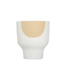 Load image into Gallery viewer, Ash Planter [sz:12cm X 13.5cm Cl:white]
