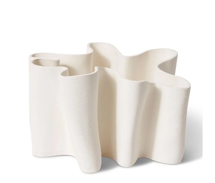 Jaivyn Vase [sz:35 X 35 X 20cm Cl:white]